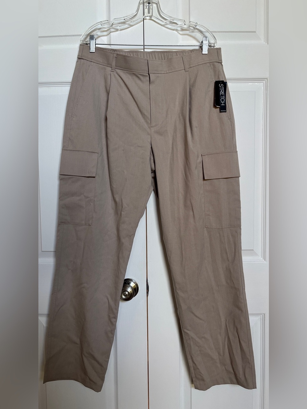 NWT Alfani Stretch Cargo Pants Men’s 36x30 Beige Straight Leg